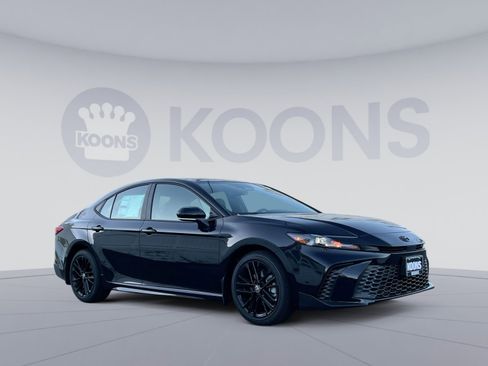 New 2026 Toyota Camry SE image 10