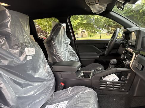 New 2025 Toyota Tacoma SR5 image 8