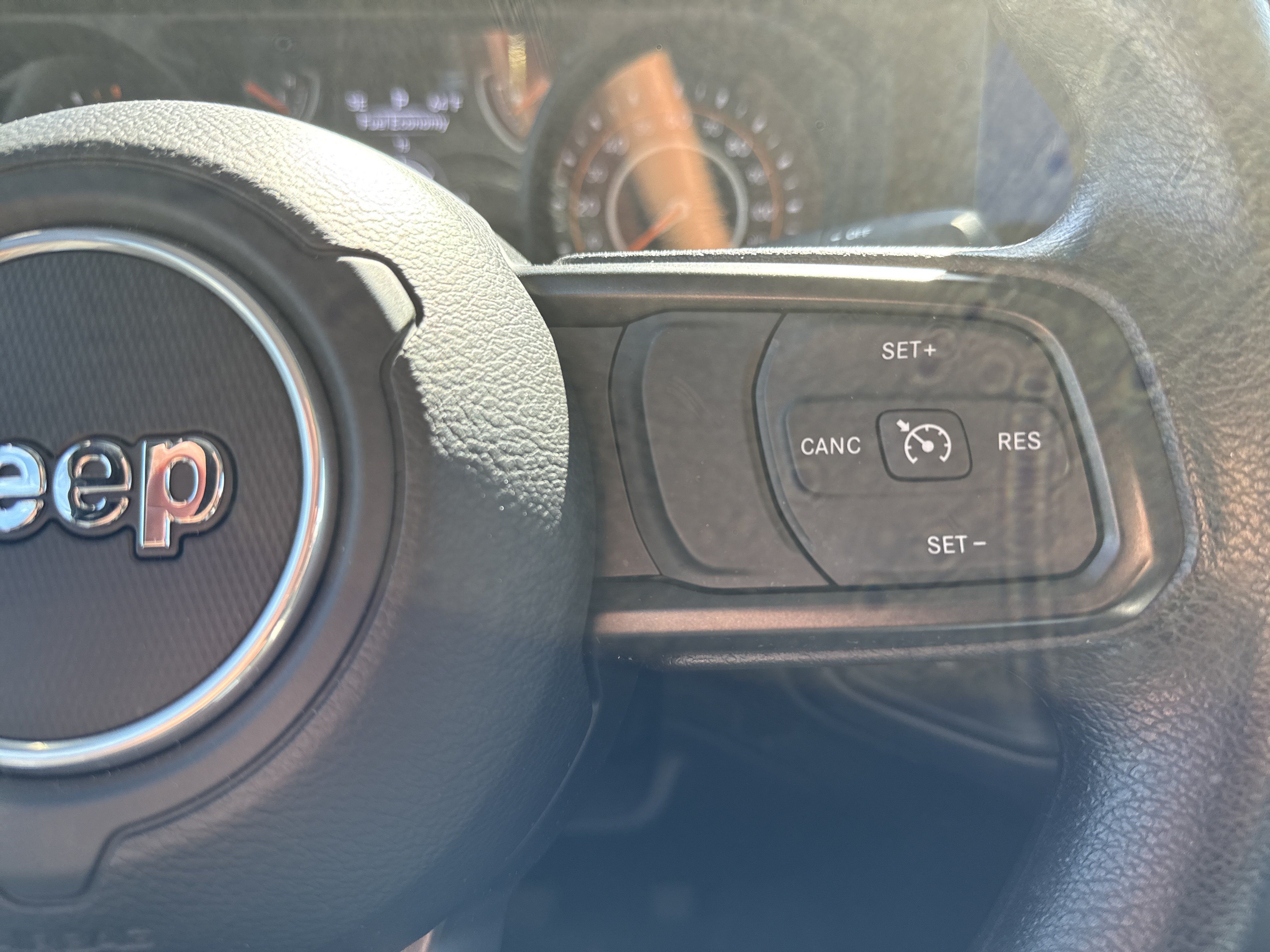 Used 2025 Jeep Gladiator Sport AWD/4WD image 19