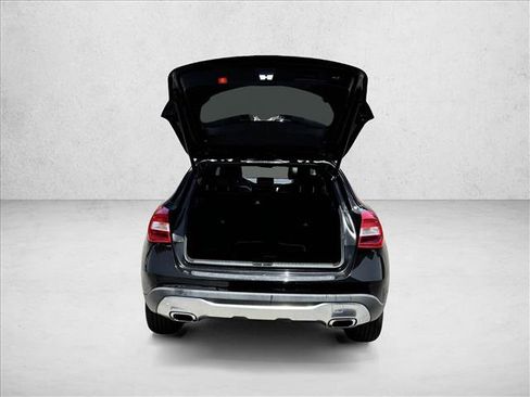 Used 2020 Mercedes-Benz GLA 250 4MATIC w/ Premium Package image 6