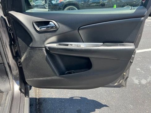 Used 2017 Dodge Journey SE FWD image 26