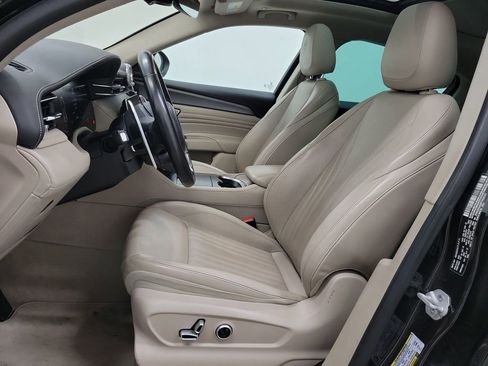 Used 2023 Maserati Grecale GT image 18