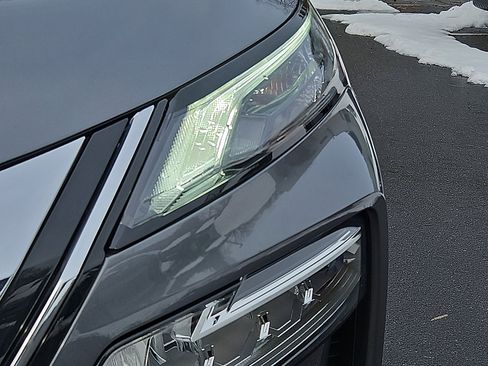 Certified 2023 Nissan Rogue SV image 9