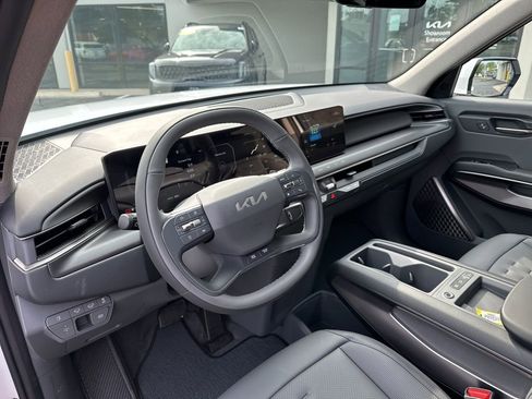 New 2026 Kia EV9 Wind image 30