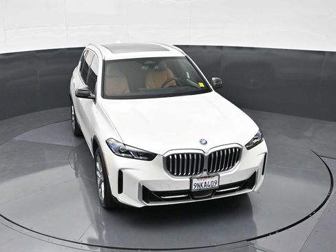 Used 2025 BMW X5 xDrive50e w/ Executive Package AWD/4WD image 19