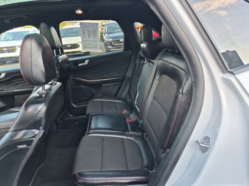 Used 2025 Ford Escape ST-Line w/ Tech Pack #1 FWD image 15