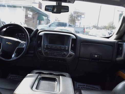 Used 2018 Chevrolet Silverado 1500 LTZ image 22