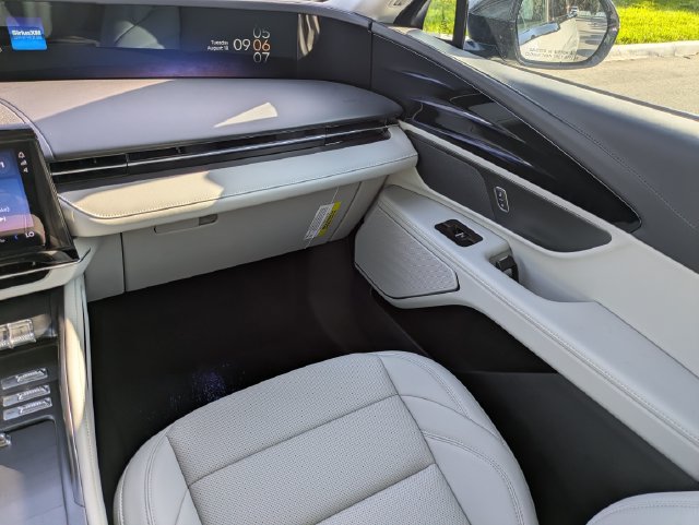 New 2026 Lincoln Nautilus Premier w/ Jet Appearance Package AWD/4WD image 17