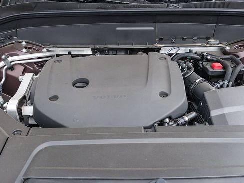 New 2025 Volvo XC90 B6 Core w/ Climate Package image 40