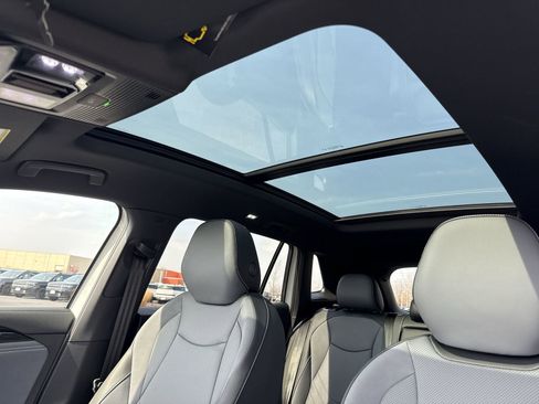 New 2026 Volkswagen Tiguan SE R-Line AWD/4WD image 22