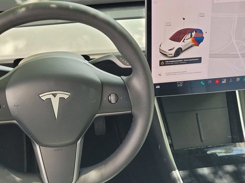 Used 2021 Tesla Model Y Long Range AWD/4WD image 13