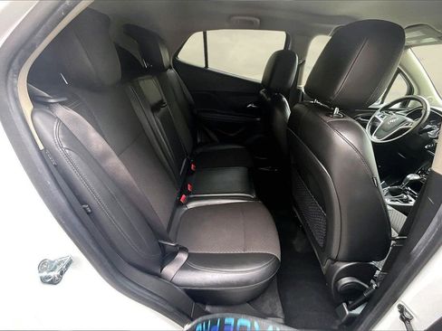 Used 2020 Buick Encore Preferred w/ Safety Package image 23