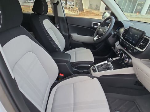 New 2026 Hyundai Venue SEL image 10