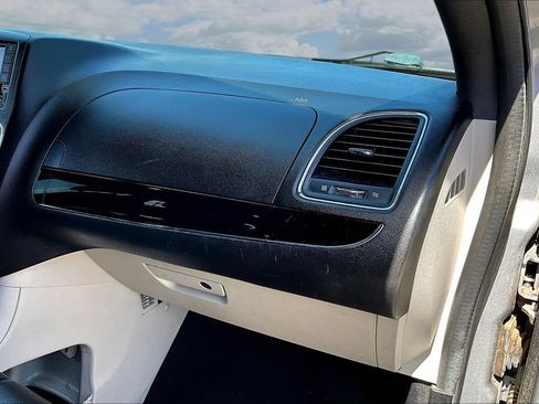 Used 2019 Dodge Grand Caravan SXT FWD image 27