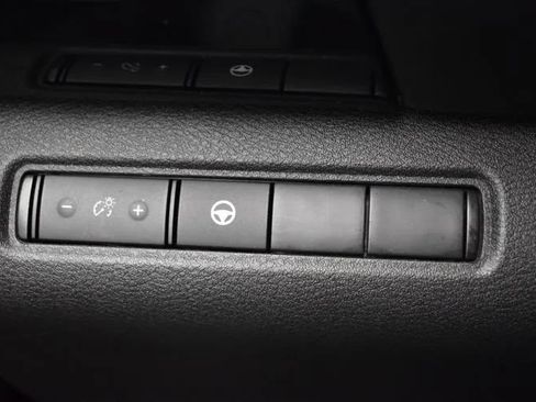 Used 2024 Nissan Pathfinder SV FWD image 22