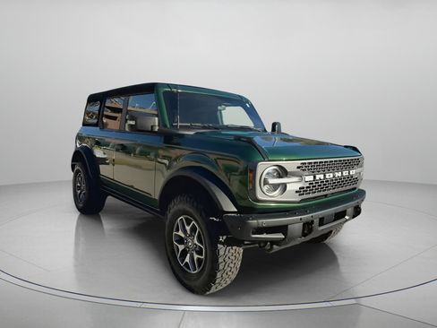 Certified 2025 Ford Bronco Badlands image 3
