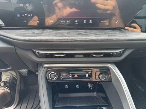 Used 2025 Audi Q5 Premium w/ Convenience Package AWD/4WD image 21