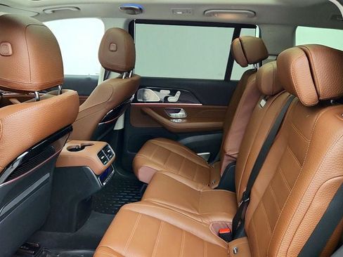 Used 2024 Mercedes-Benz GLS 580 4MATIC w/ E-Active Body Control Package image 20