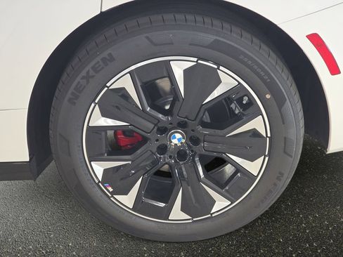 New 2026 BMW iX xDrive60 w/ M Sport Package image 21