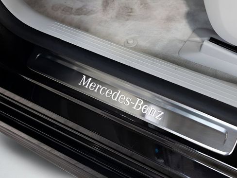 Used 2022 Mercedes-Benz EQS 580 4MATIC Sedan w/ Pinnacle Trim Package image 49