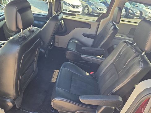 Used 2019 Dodge Grand Caravan SXT image 21