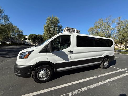 Used 2023 Ford Transit 350 XL image 2