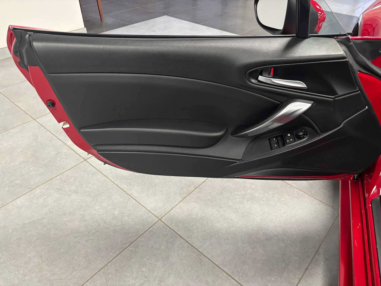 Used 2018 FIAT 124 Spider Classica w/ Technology Group RWD image 11