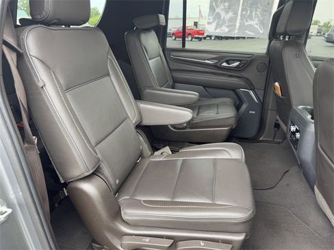 Used 2021 GMC Yukon XL Denali w/ Denali Premium Package image 17