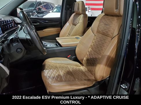 Used 2022 Cadillac Escalade ESV Premium Luxury AWD/4WD image 6