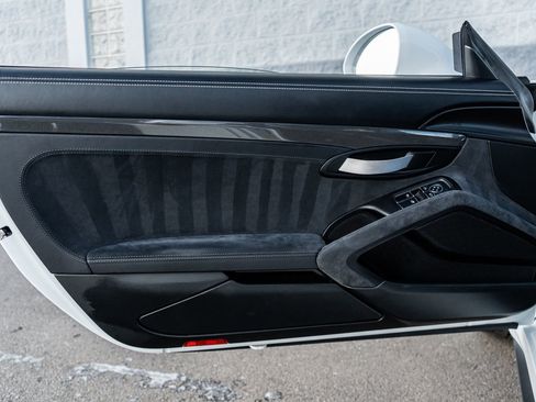 Used 2016 Porsche 911 GT3 RS image 23