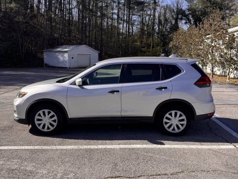 Used 2017 Nissan Rogue S w/ S Family Package FWD image 3