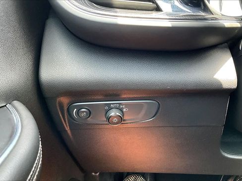 Used 2021 Buick Envision Preferred FWD image 33