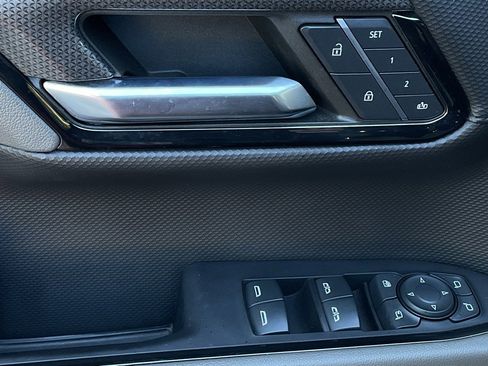 Used 2023 Chevrolet Silverado 1500 ZR2 w/ Technology Package image 15