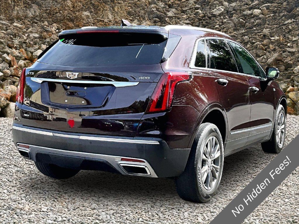 Used 2021 Cadillac XT5 Premium Luxury AWD/4WD image 2