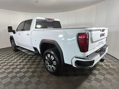 Used 2025 GMC Sierra 2500 Denali w/ Denali Reserve Package AWD/4WD image 4