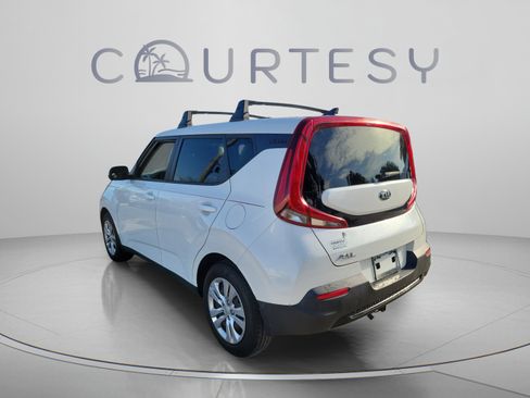 Used 2021 Kia Soul LX FWD image 2