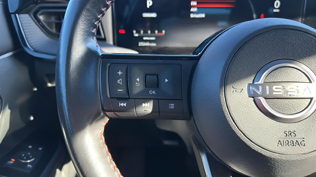 Used 2025 Nissan Kicks SR AWD/4WD image 11