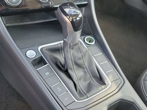 Used 2024 Volkswagen Jetta SE FWD image 31