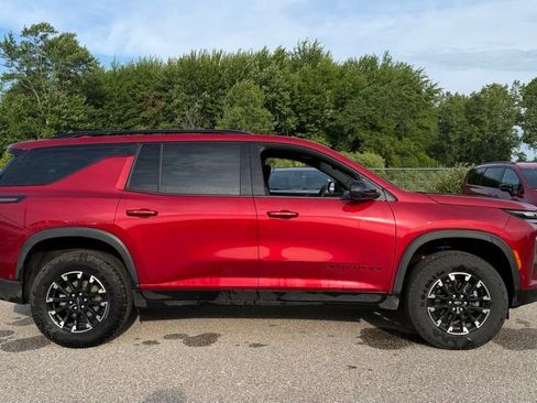 Used 2024 Chevrolet Traverse Z71 w/ Enhanced Driving Package AWD/4WD image 10