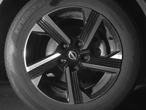 Used 2025 Nissan Sentra SV FWD image 13