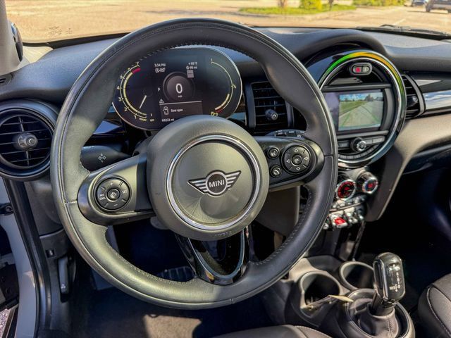 Used 2021 MINI Cooper 4-Door Hardtop w/ 6.5" Touchscreen Package FWD image 9