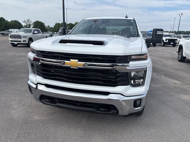 Used 2025 Chevrolet Silverado 2500 LT w/ Convenience Package AWD/4WD image 4