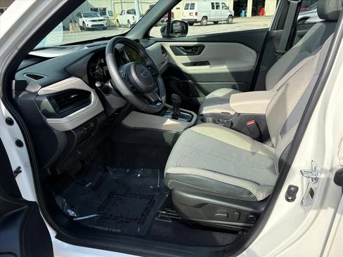 Used 2025 Subaru Forester Premium AWD/4WD image 18