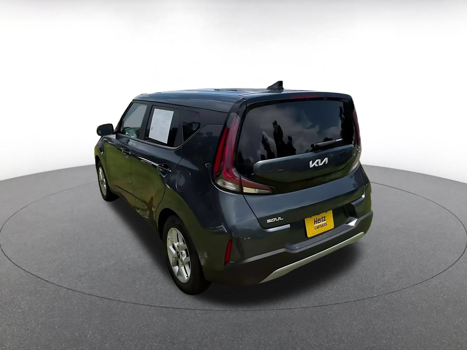 Used 2025 Kia Soul LX w/ LX Technology Package FWD image 10