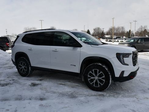 Used 2024 GMC Acadia AT4 w/ Luxury Package image 8