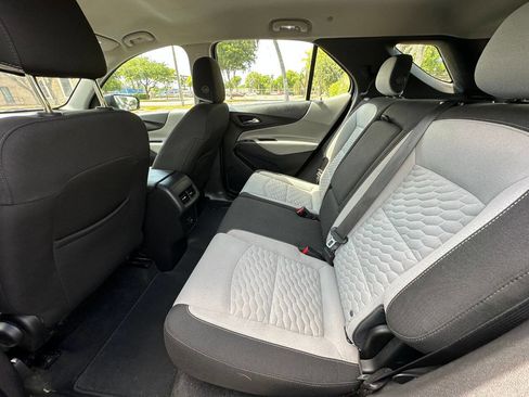 Used 2020 Chevrolet Equinox LS image 9