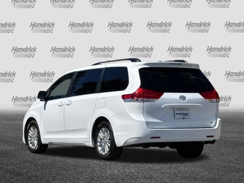 Used 2011 Toyota Sienna XLE FWD image 7