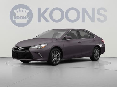 Used 2015 Toyota Camry SE FWD image 1