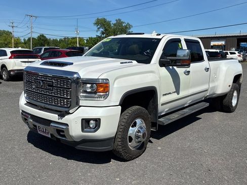Used 2018 GMC Sierra 3500 Denali w/ Duramax Plus Package AWD/4WD image 2