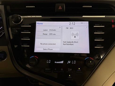 Used 2019 Toyota Camry XLE FWD image 21